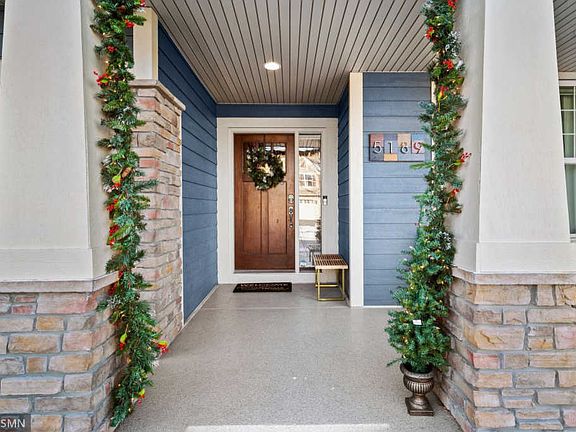 4th image of 5189 Black Oaks Ct N