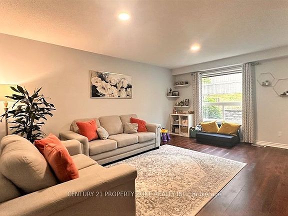 4th image of 104 Frances Ave #18