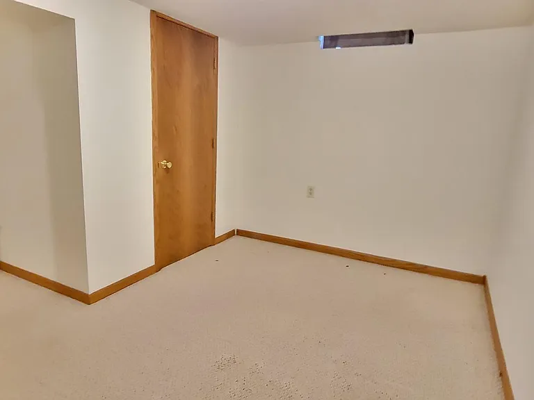 14411 W Maple St — Photo 34