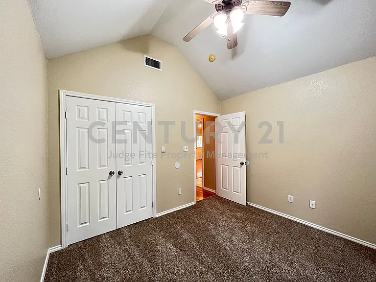 788 Robin Ct — Photo 17