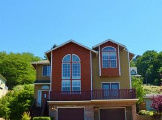 909 Prescott Ln, Springfield, OR 97477