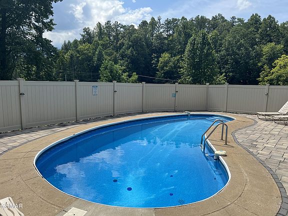 2nd image of 560 Buckhorn Rd