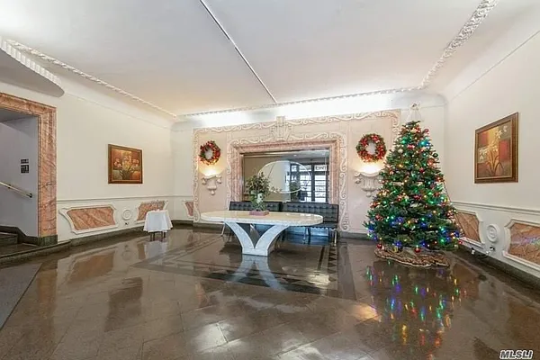 Sold by Nest Seekers International | media 2