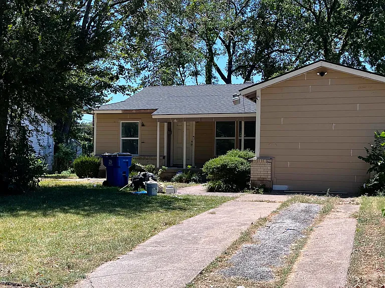 4855 Elena St — Photo 1