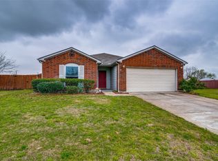 1208 Feather Crest Dr, Krum, TX 76249