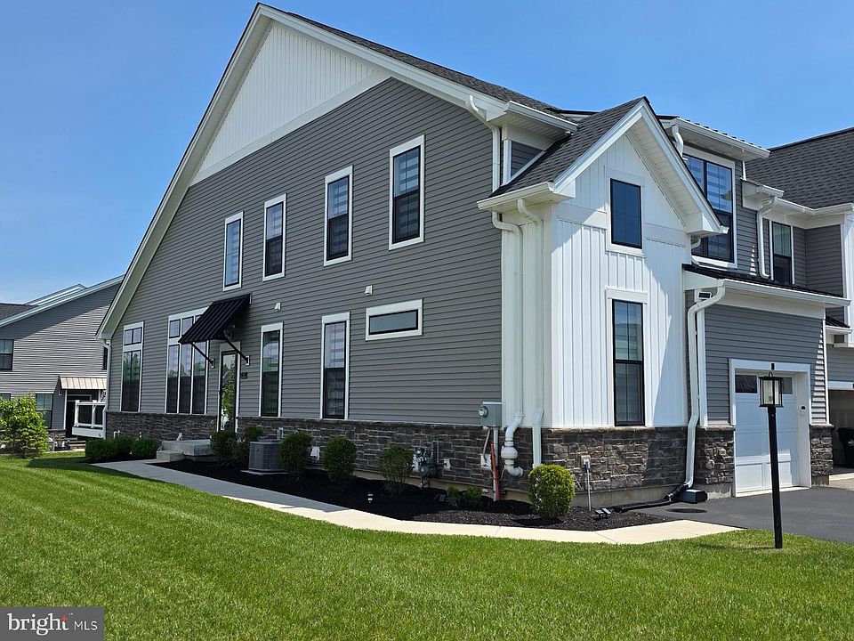 1st image of 1 Tamarack Cir