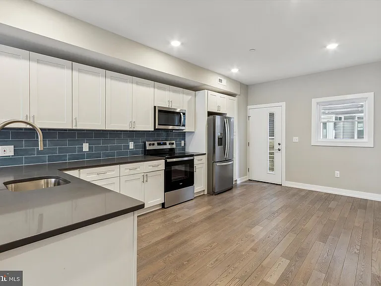 1407 N 8th St #9-B2 — Photo 2