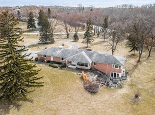 92 Dundee Ln, Barrington, IL