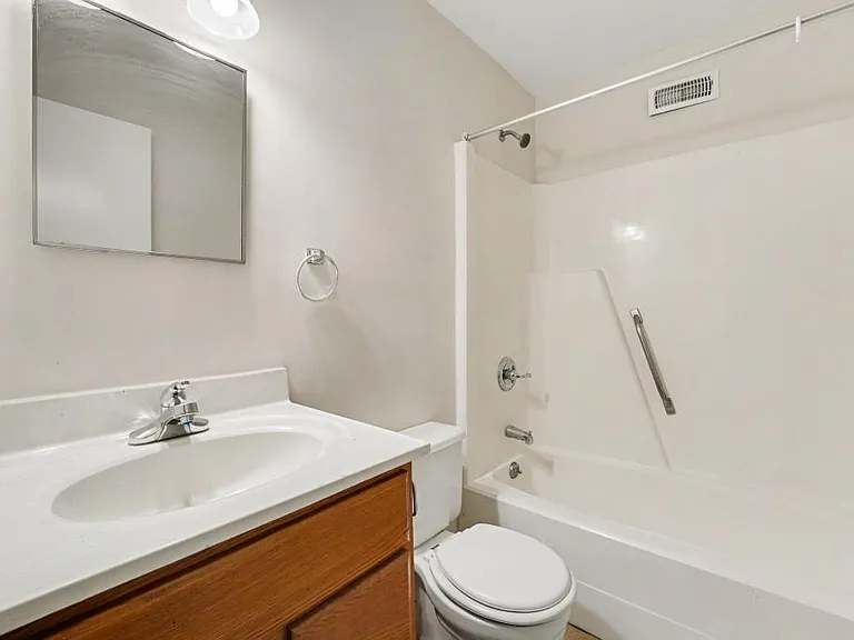 1309 Hudson Ave #C10 — Photo 12