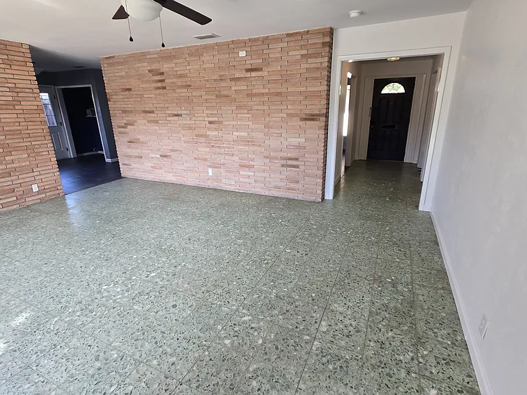 441 Montclair Dr — Photo 6