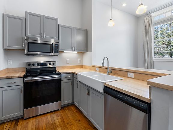 5th image of 756 Bailey St #D
