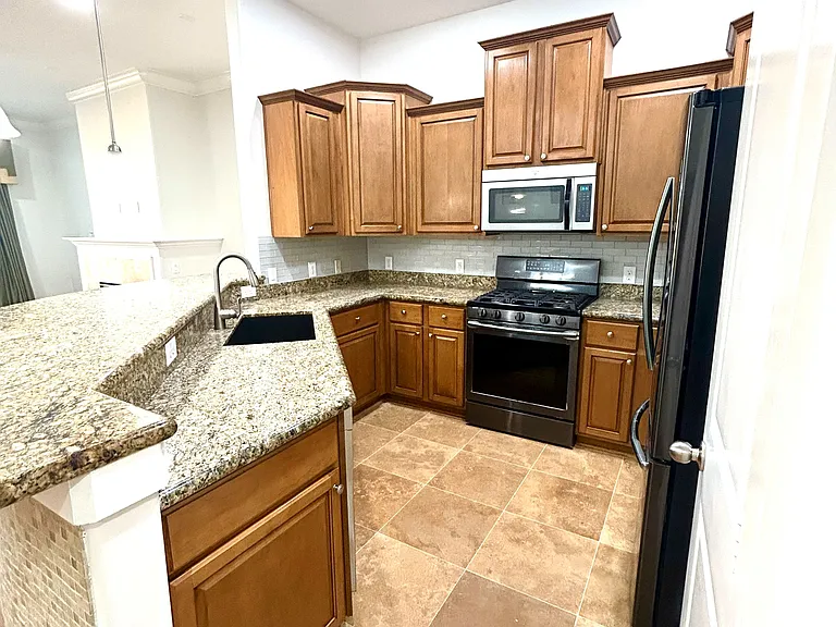 5127 Oasis Park — Photo 6