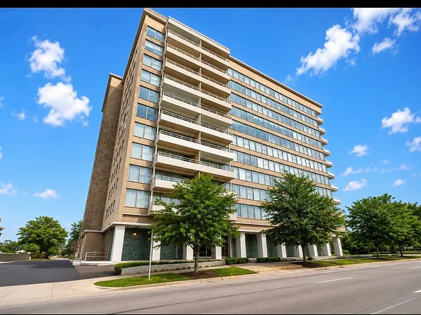 718 S 7th St APT 100, Springfield, IL 62703