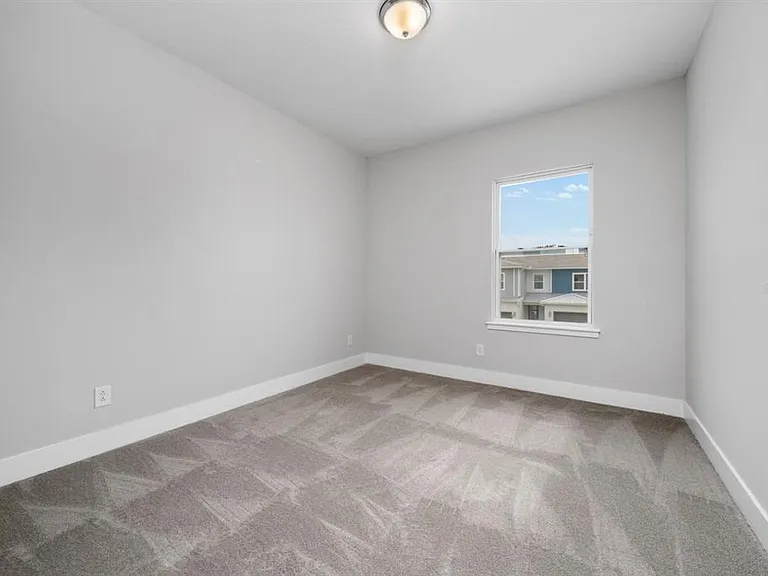 7845 Spectrum Dr — Photo 15