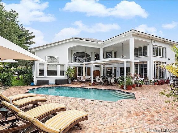 4th image of 10463 S Lake Vista Cir