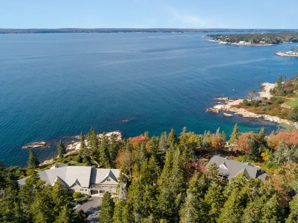 31 Moores Point Road, Southport, ME 04576