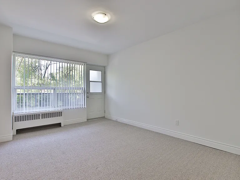 494 Avenue Rd #B — Photo 16