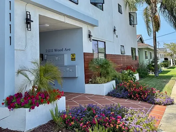 21111 Wood Ave, Torrance, CA 90503