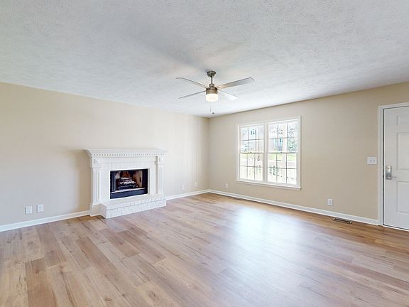 2nd image of 112 Saint Michaels Ln