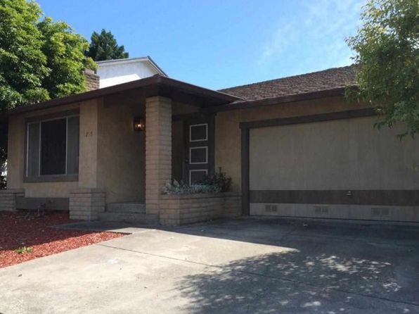 1215 Club Dr