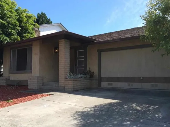 1215 Club Dr, Richmond, CA 94803