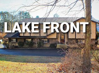 1047 Lake Of The Pines Blvd N, East Stroudsburg, PA