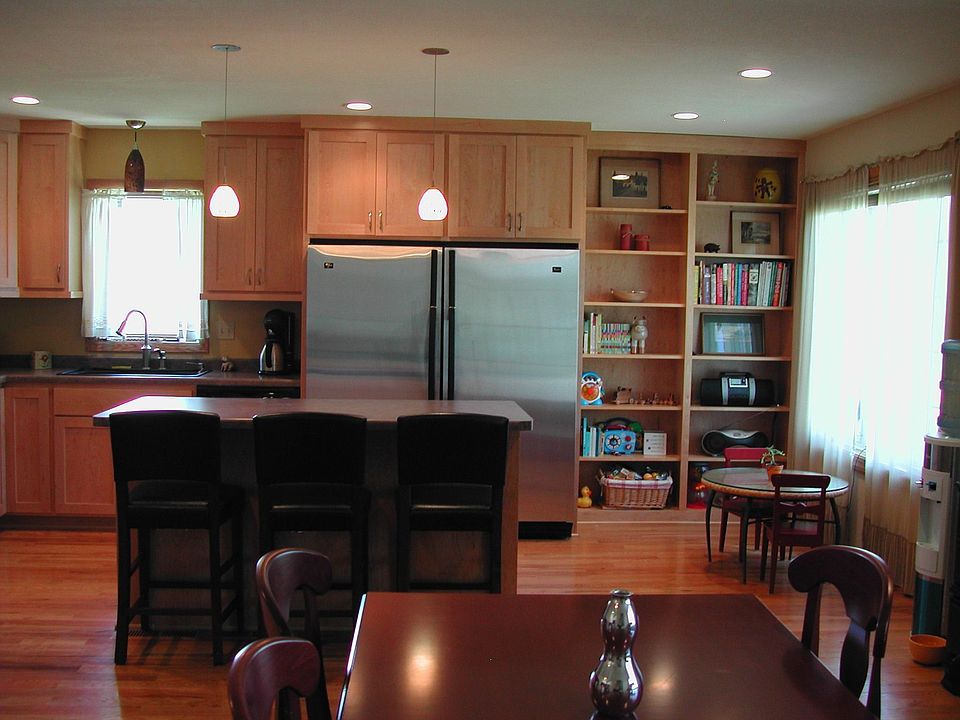 2nd image of 5627 150th St SE