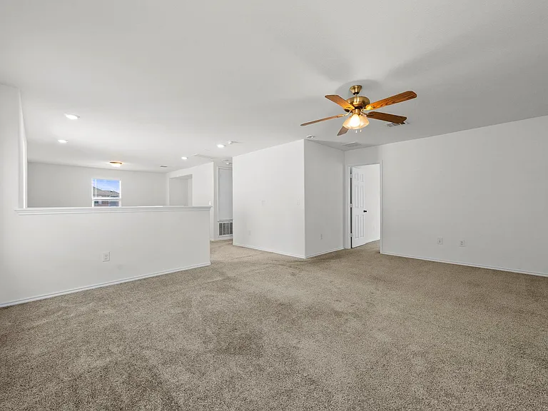 544 Ayinger Ln — Photo 29
