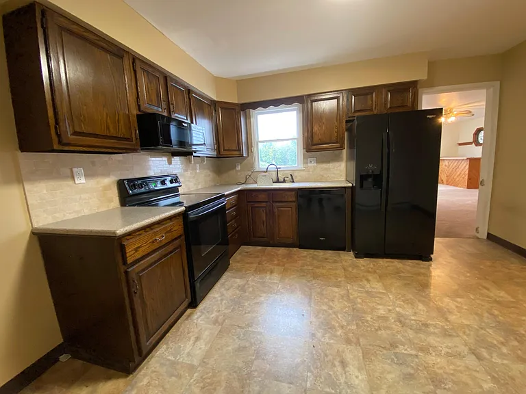 389 Osceola Ave — Photo 3