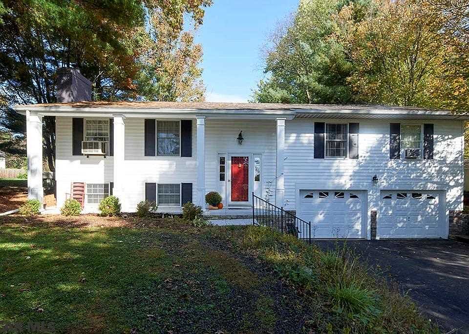1st image of 1627 Oxford Cir