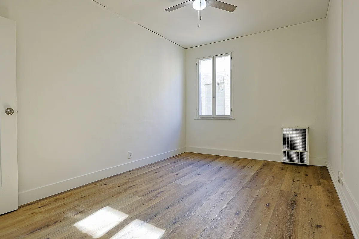 Building Photo - 103 S Edgemont St