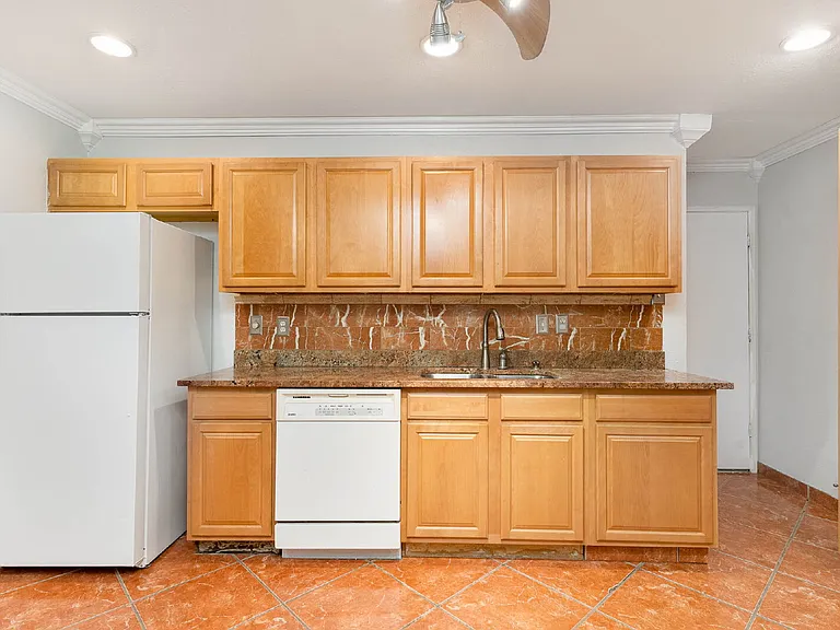 414 E Grenoble Dr — Photo 11