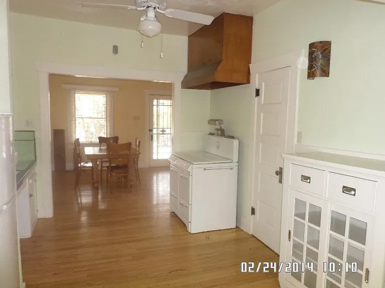609 E Mabel St — Photo 5