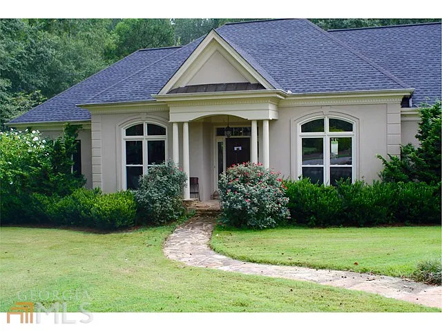 1050 Meriweather Dr photo 1