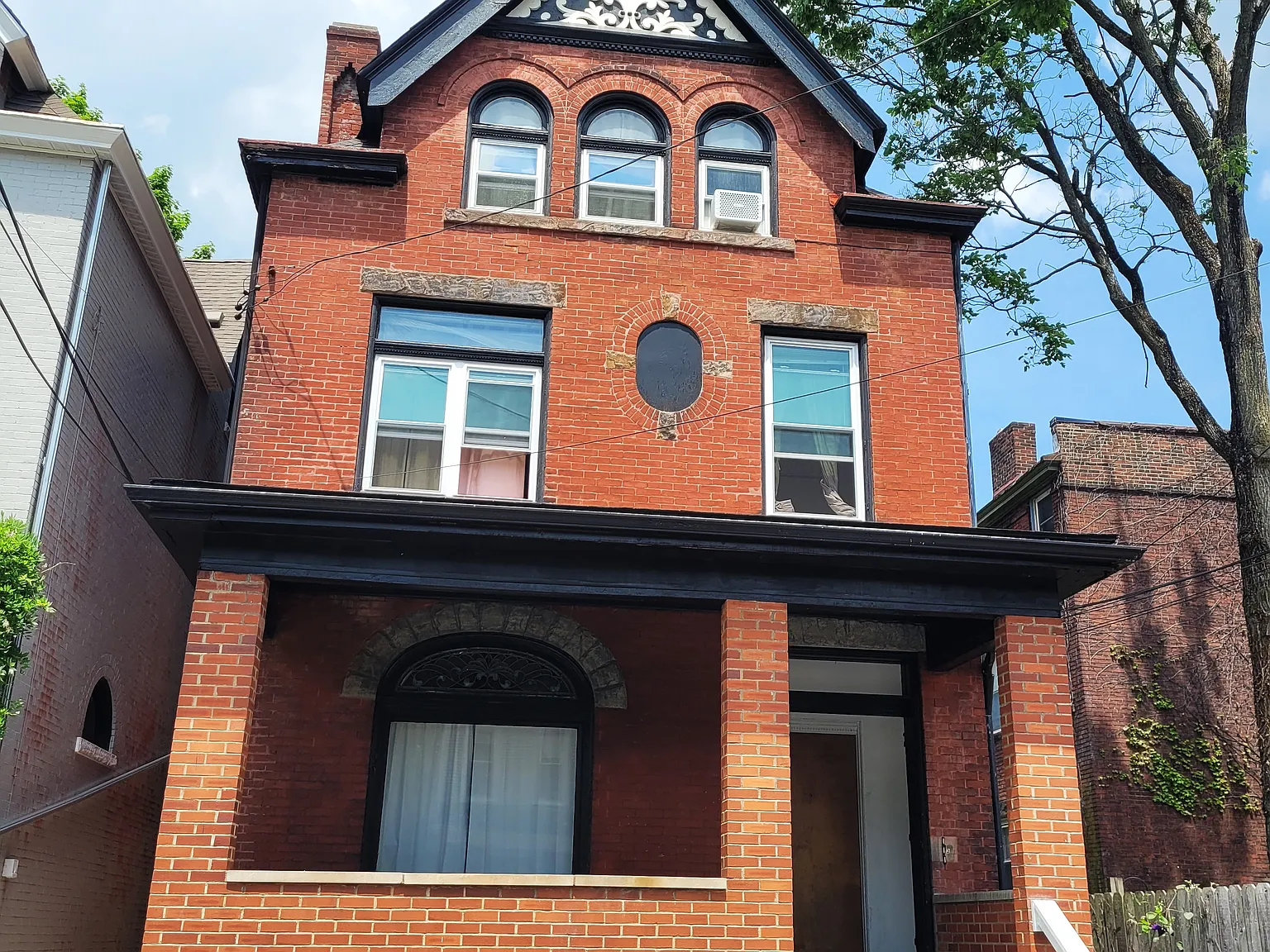 2 bed, 988 sqft, $1,700 — Photo 2