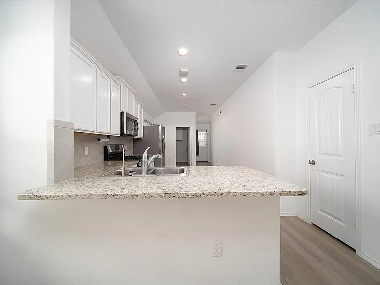 18450 White Stallion Ln — Photo 7
