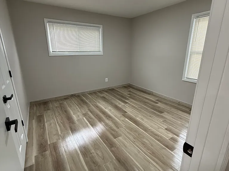 585 E Harwood Ave — Photo 8