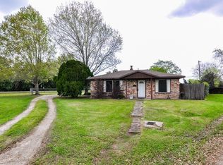 511 Piping Rock Dr, Highlands, TX 77562