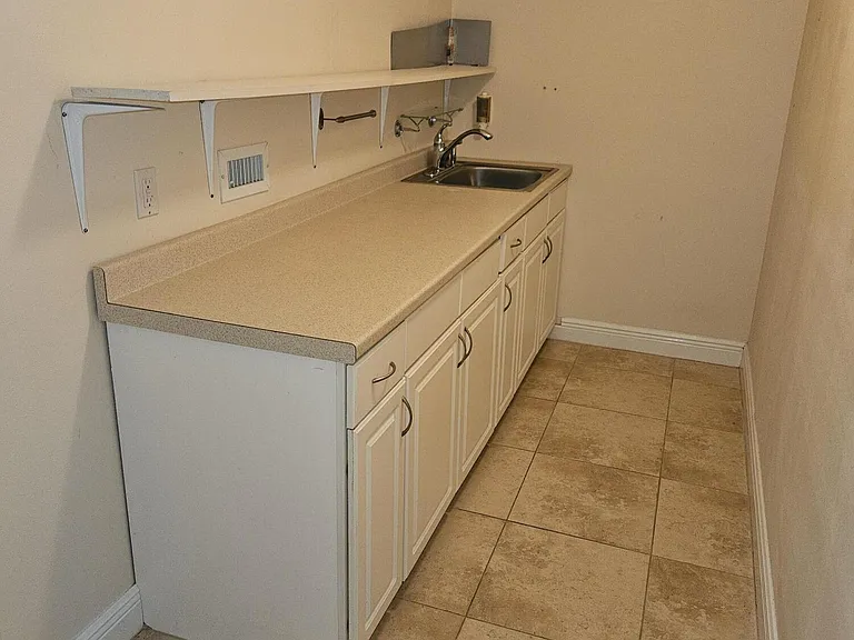 1866 Sunrise Dr — Photo 31