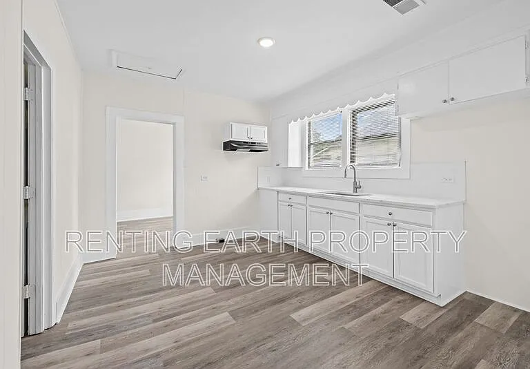 2608 Avenue G — Photo 13