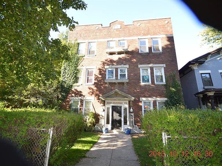 100 Tremont Cir. — Photo 1
