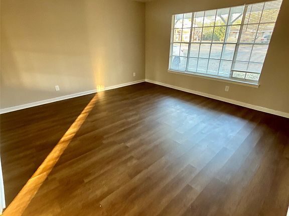 4th image of 3238 Elsberry Rd
