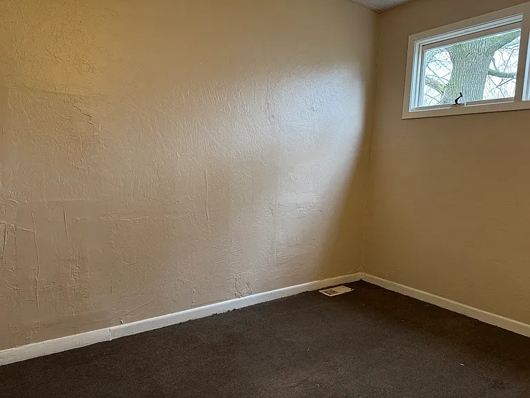 27 Moselle St #1 — Photo 7