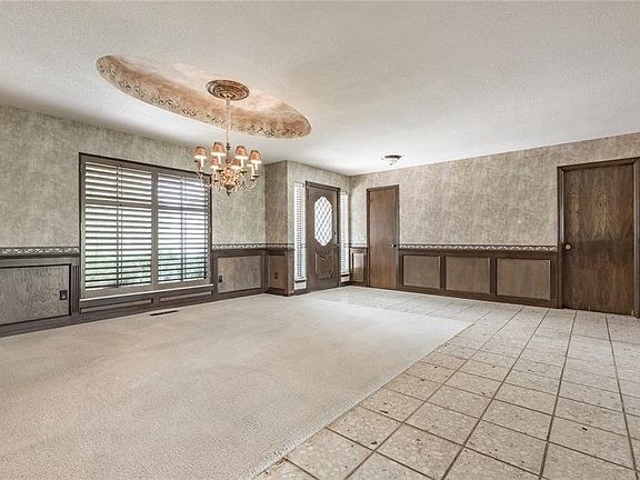 5th image of 12600 Arrowhead Dr
