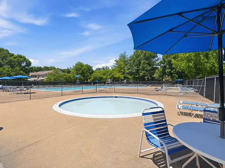 Lee Overlook Apartments — Photo 18