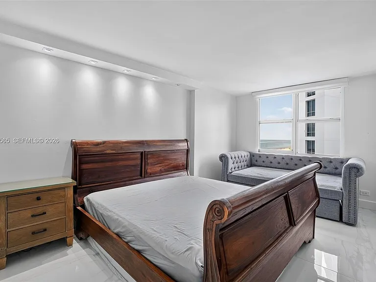 6039 Collins Ave #1624 — Photo 18