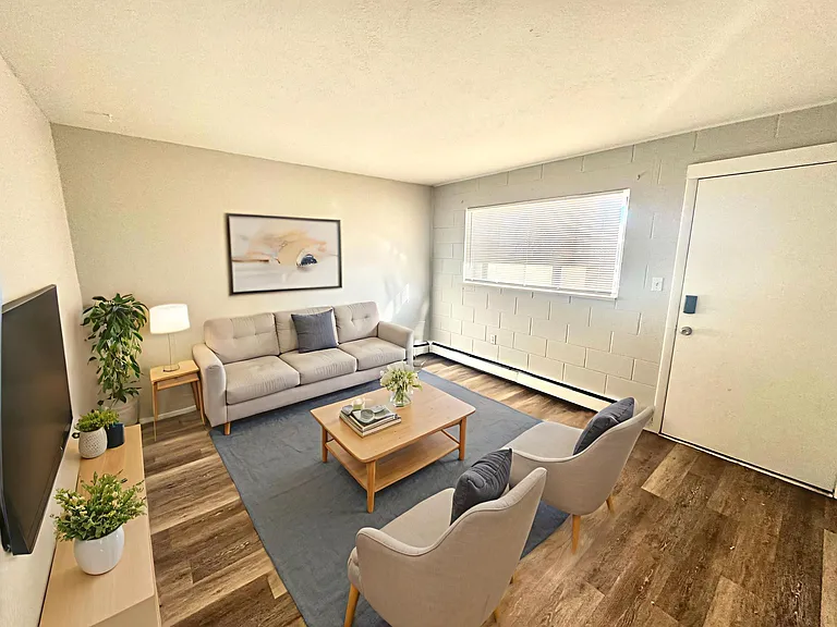 Parklane Apartments — Photo 4