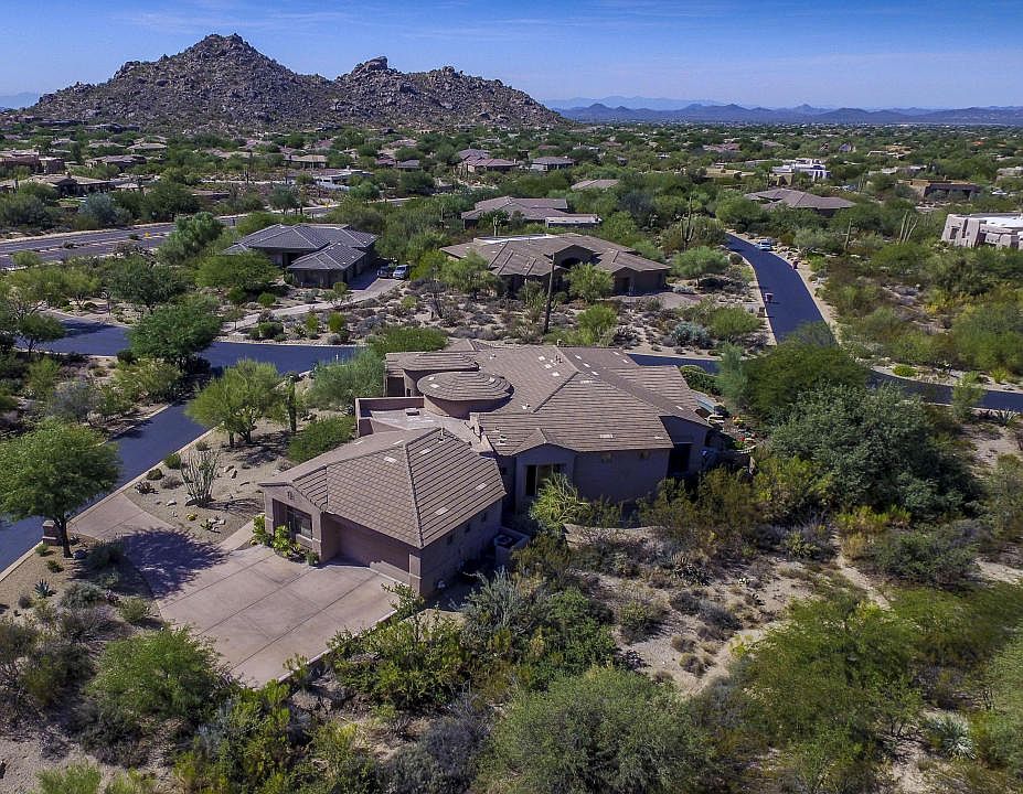 1st image of 8108 E Thorntree Dr