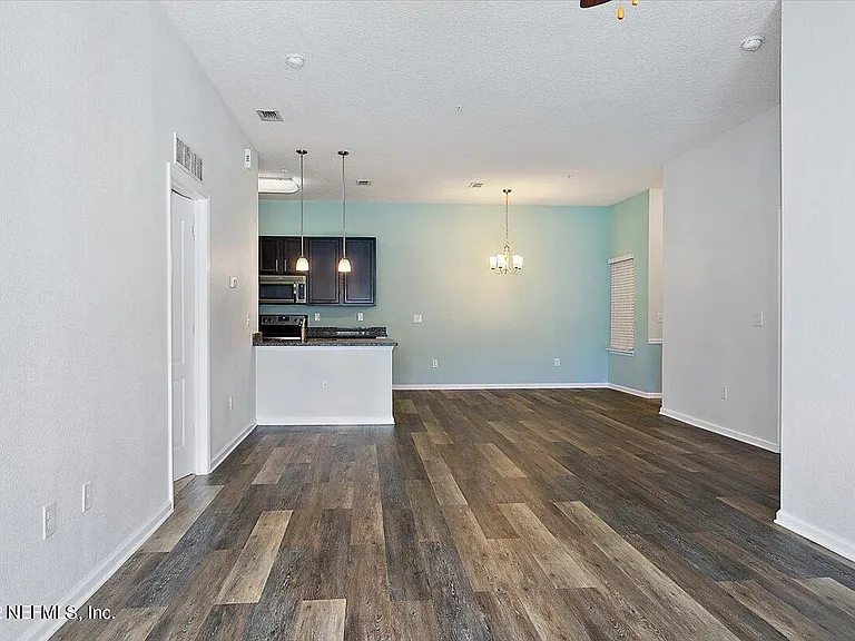 213 Larkin Pl #108 — Photo 3