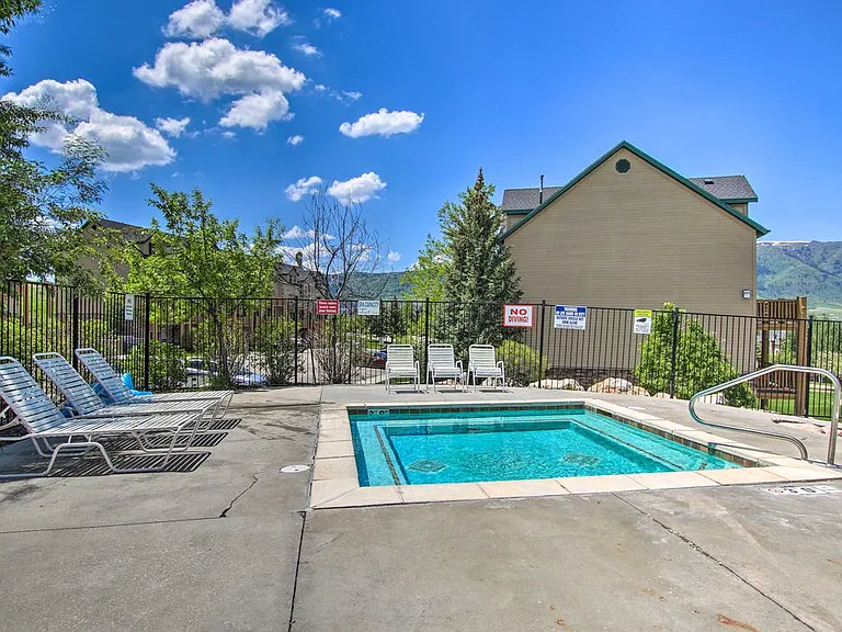 3524 N Fox Run Dr #1 — Photo 35